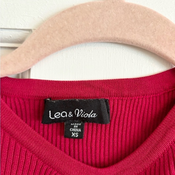 Lea & Viola red ribbed cut out shoulder long sleeve sweater top size XS - Picture 2 of 4